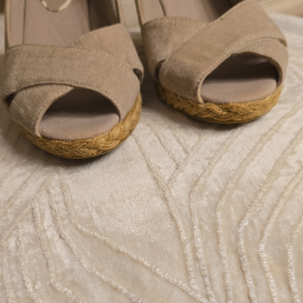 Chaps Taupe Wedge Sandals - Picture 3 of 13